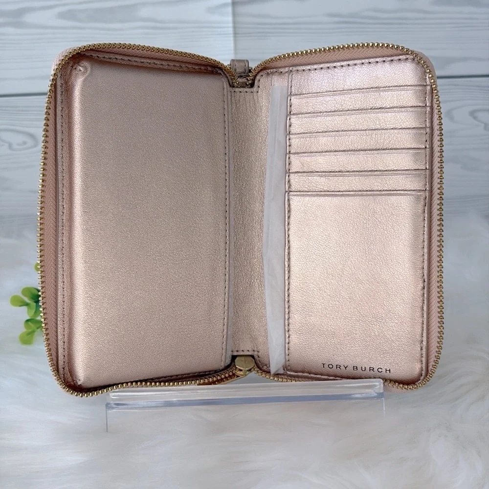 Tory Burch Metallic Rose Gold Quilted Wristlet‎